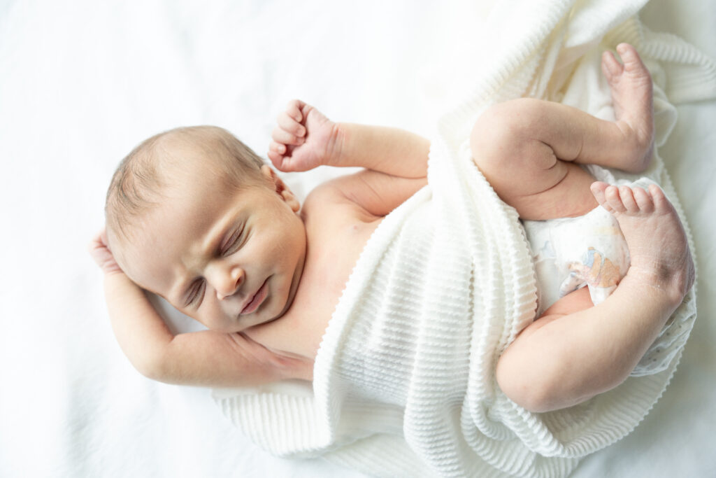 Newborn stretching. Fussy or Colicky Baby.